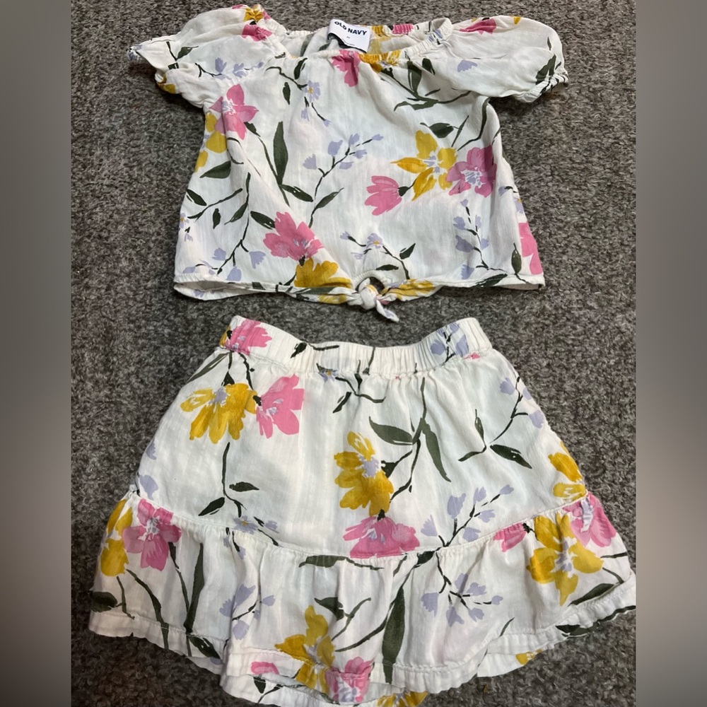 2T old navy baby girl matching set shirt and skirt floral